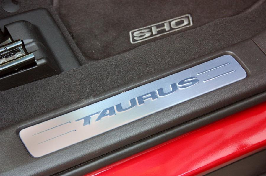  Ford Taurus SHO 2010 года  (фото 17 из 248)